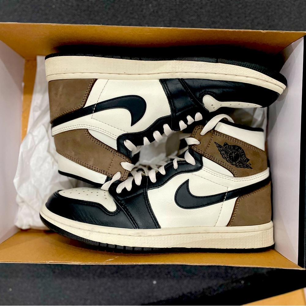 Jordan 1 Mocha size 8
